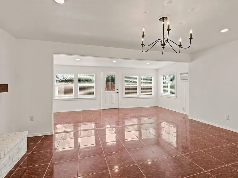 231 Cicero Dr — Photo 13