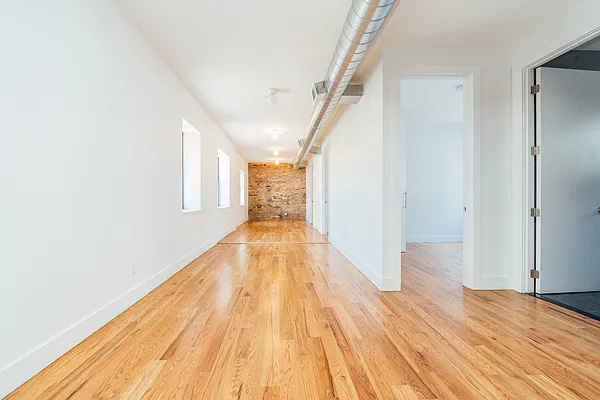 Rented by Nooklyn NYC LLC | media 18