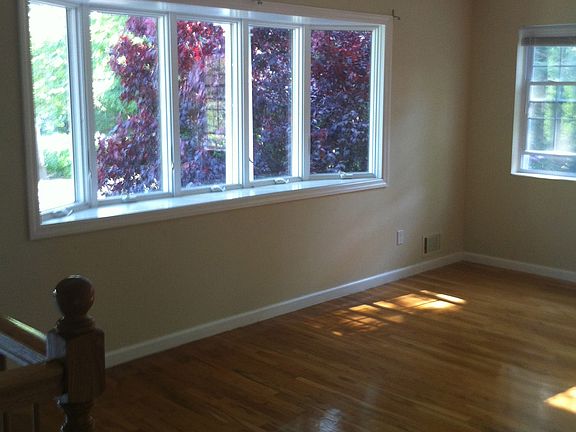 2nd image of 3 Glenford Ln