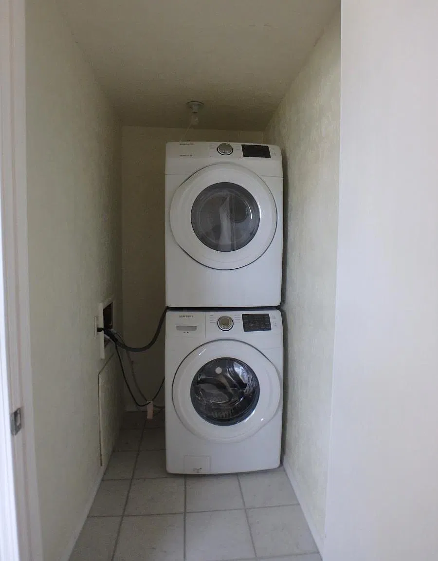 3 bed, 832 sqft, $1,000 — Photo 3
