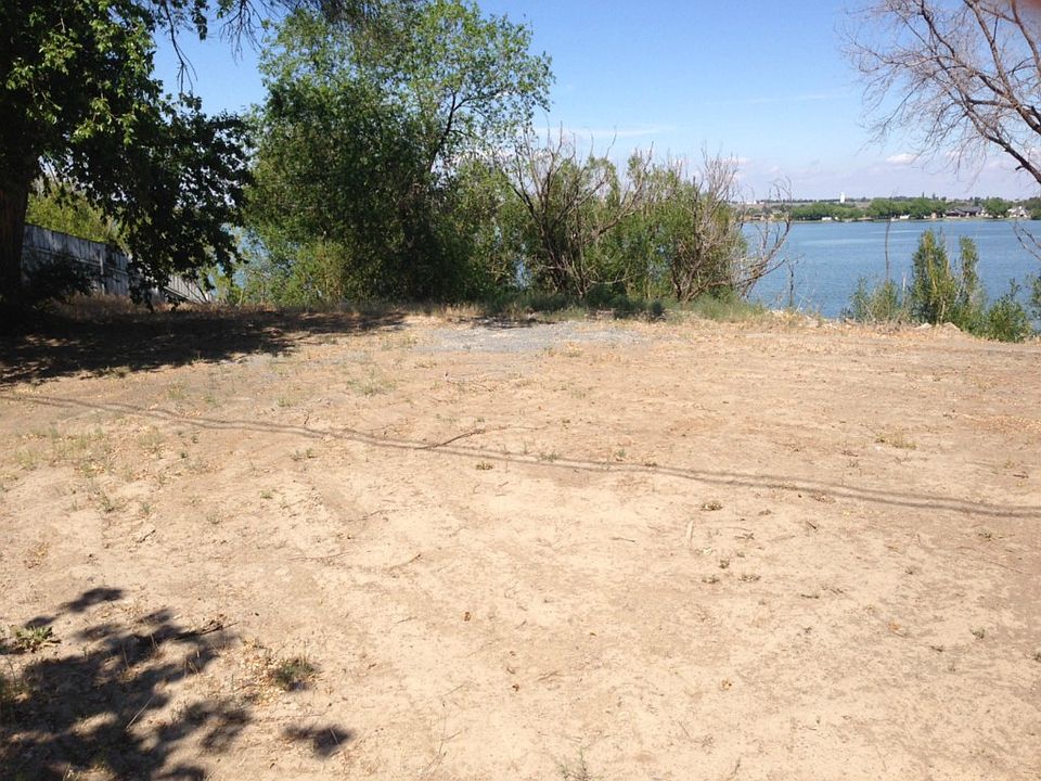 2nd image of 2781 Westshore Dr NE