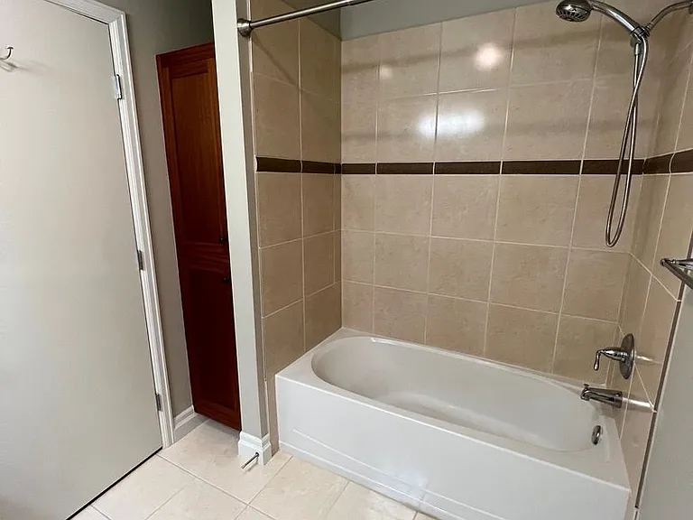 910 Harris Ave #201 — Photo 11
