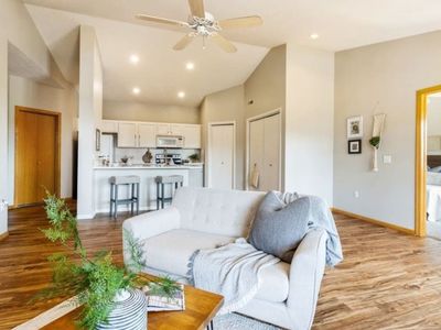 950 67th St UNIT 221, West Des Moines, IA, 50266