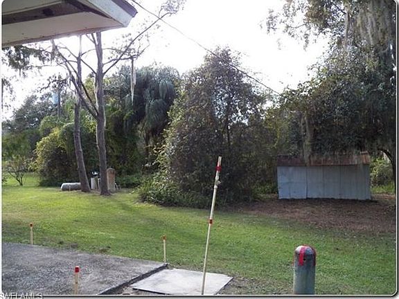 3rd image of 366 Bottlebrush Ave