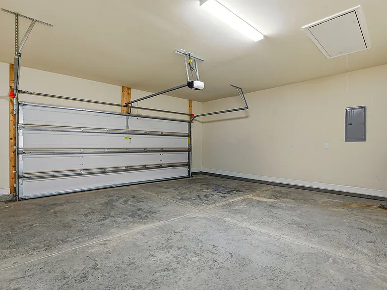 52 Woodwater Cir — Photo 38