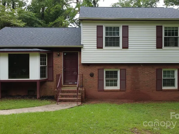 6212 Snowcrest Ct, Charlotte, NC 28212