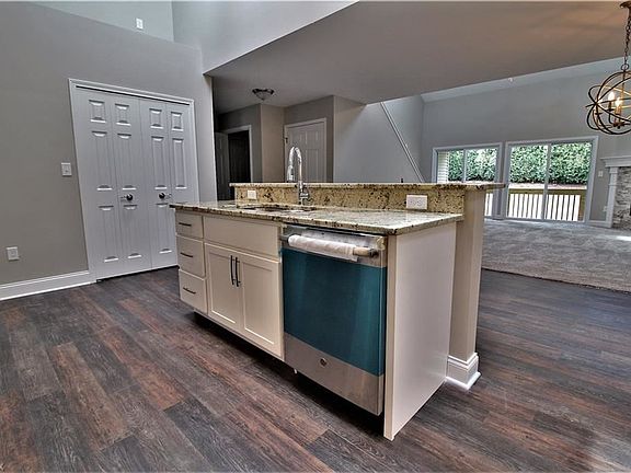 5th image of 124 Waterford Way