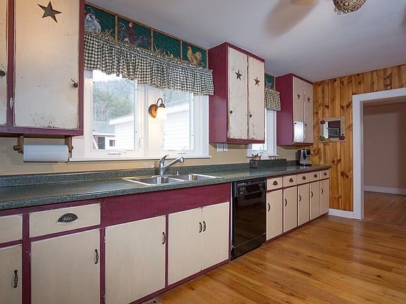 5th image of 763 Altamont Voorheesville Rd
