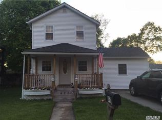 420 Taylor Ave, East Patchogue, NY 11772