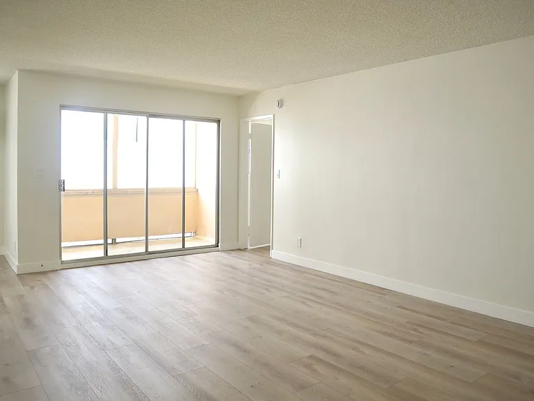 1740 Harvard Towers — Photo 5
