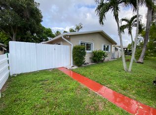 38 SE 11th St #1, Dania, FL 33004