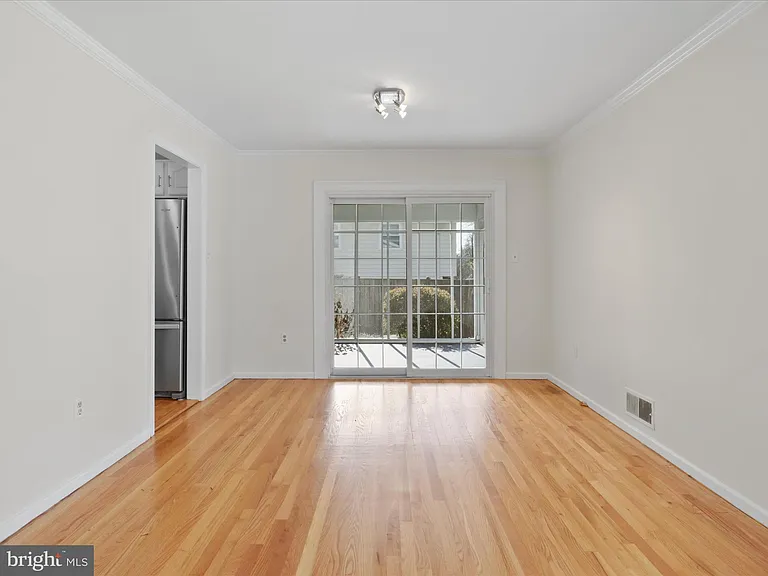5200 Holden St — Photo 7