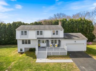 12 Whaling Dr, Waterford, CT 06385