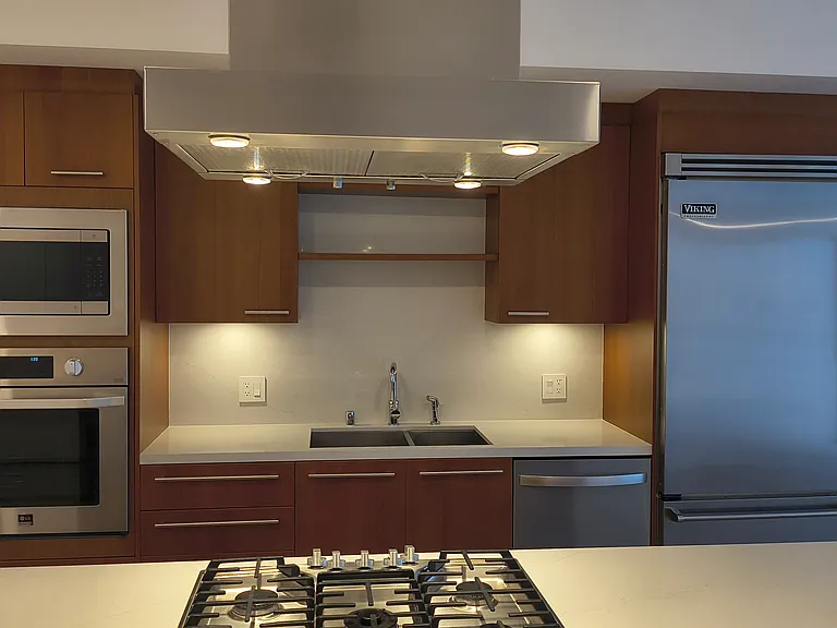 9 Macarthur Pl #N604 — Photo 8