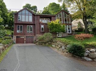 33 Maple Pkwy, Sparta, NJ 07871