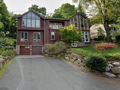 33 Maple Pkwy, Sparta, NJ, 07871