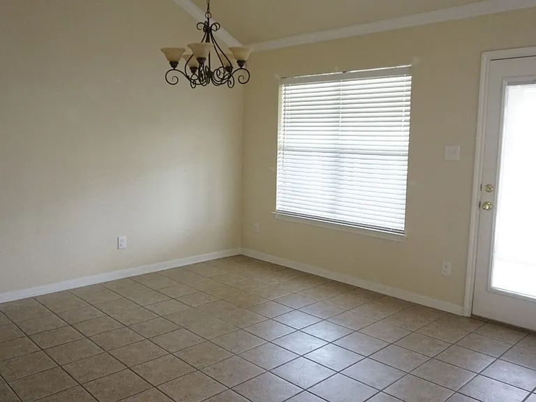 5404 Hunters Ridge Trl — Photo 9