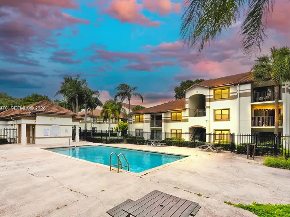 650 S Park Rd #24-5, Hollywood, FL 33021