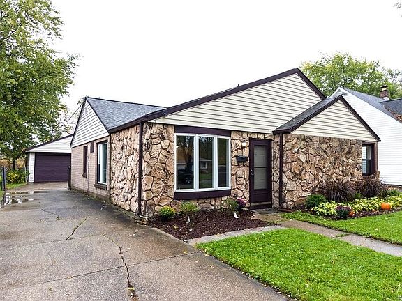 2nd image of 30 Parkdale Dr