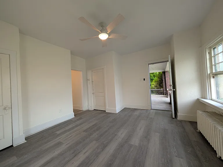 500 Fordham Ave #1 — Photo 3