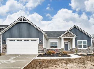 1136 Petrus Ct, Centerville, OH 45458