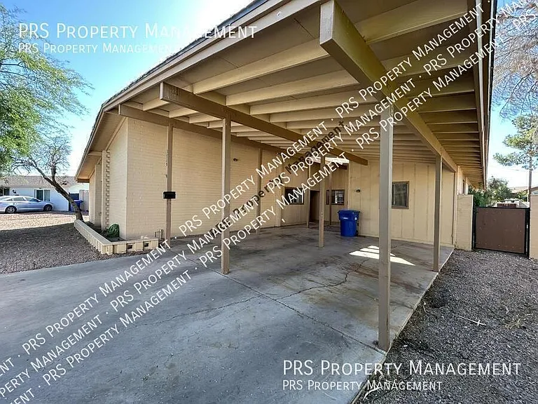3729 S Kenneth Pl — Photo 2