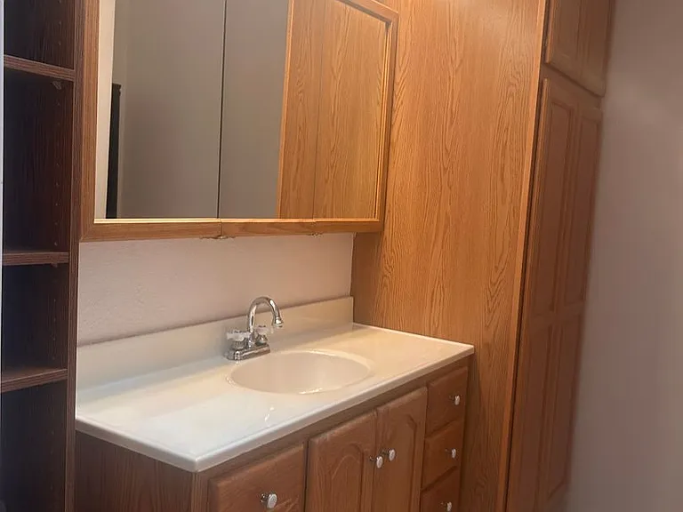 2407 W Le Marche Ave — Photo 11