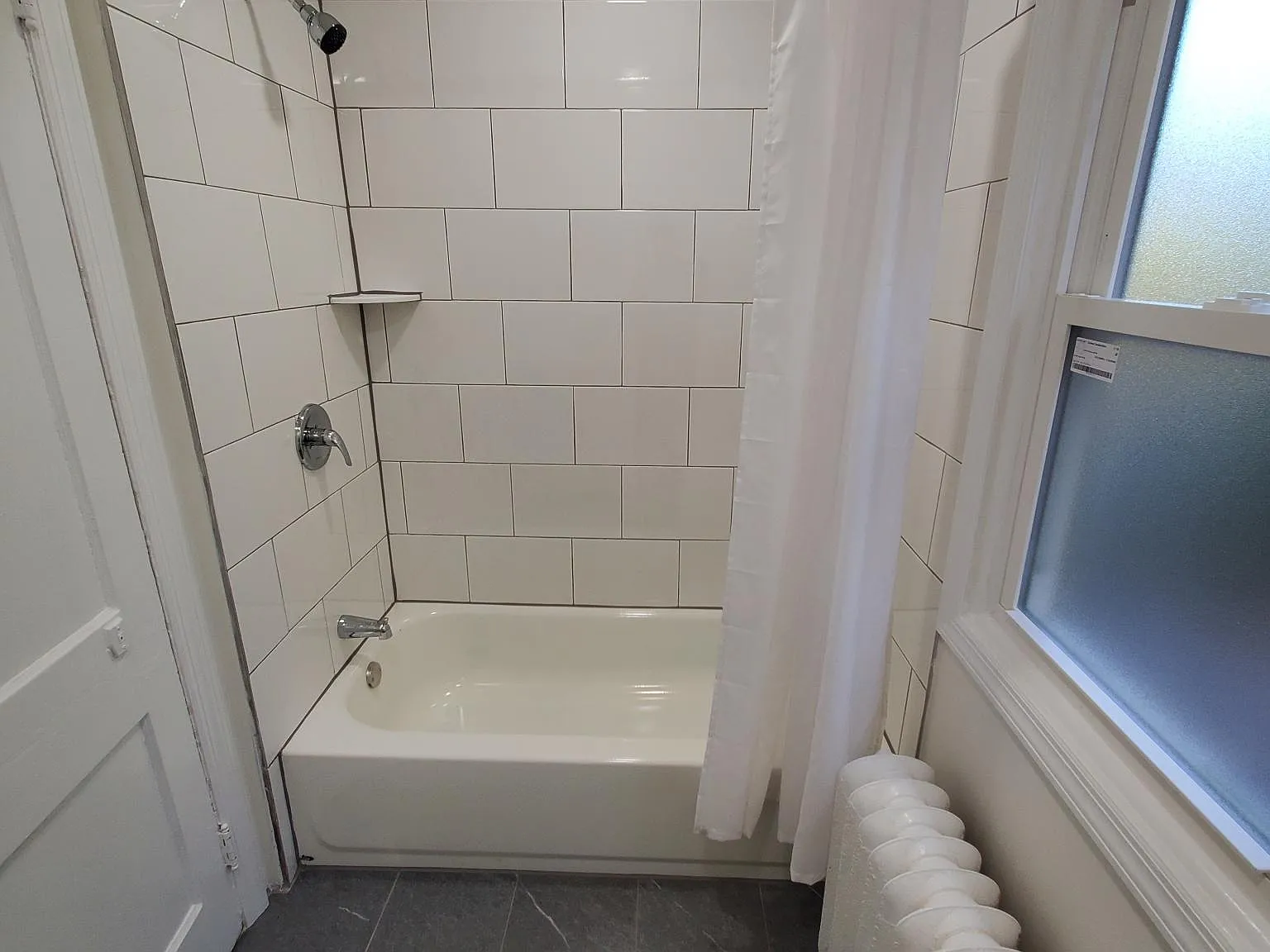4 bed, 1.5 bath, 1500 sqft, $3,400 — Photo 4