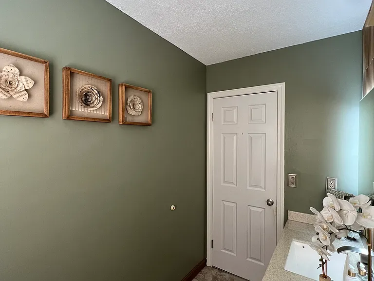 25 Michael Dr — Photo 14