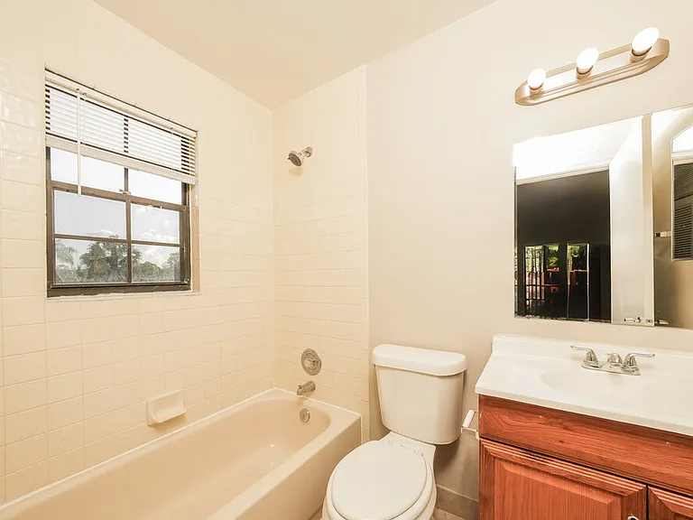 1725 Shoreside Cir — Photo 15