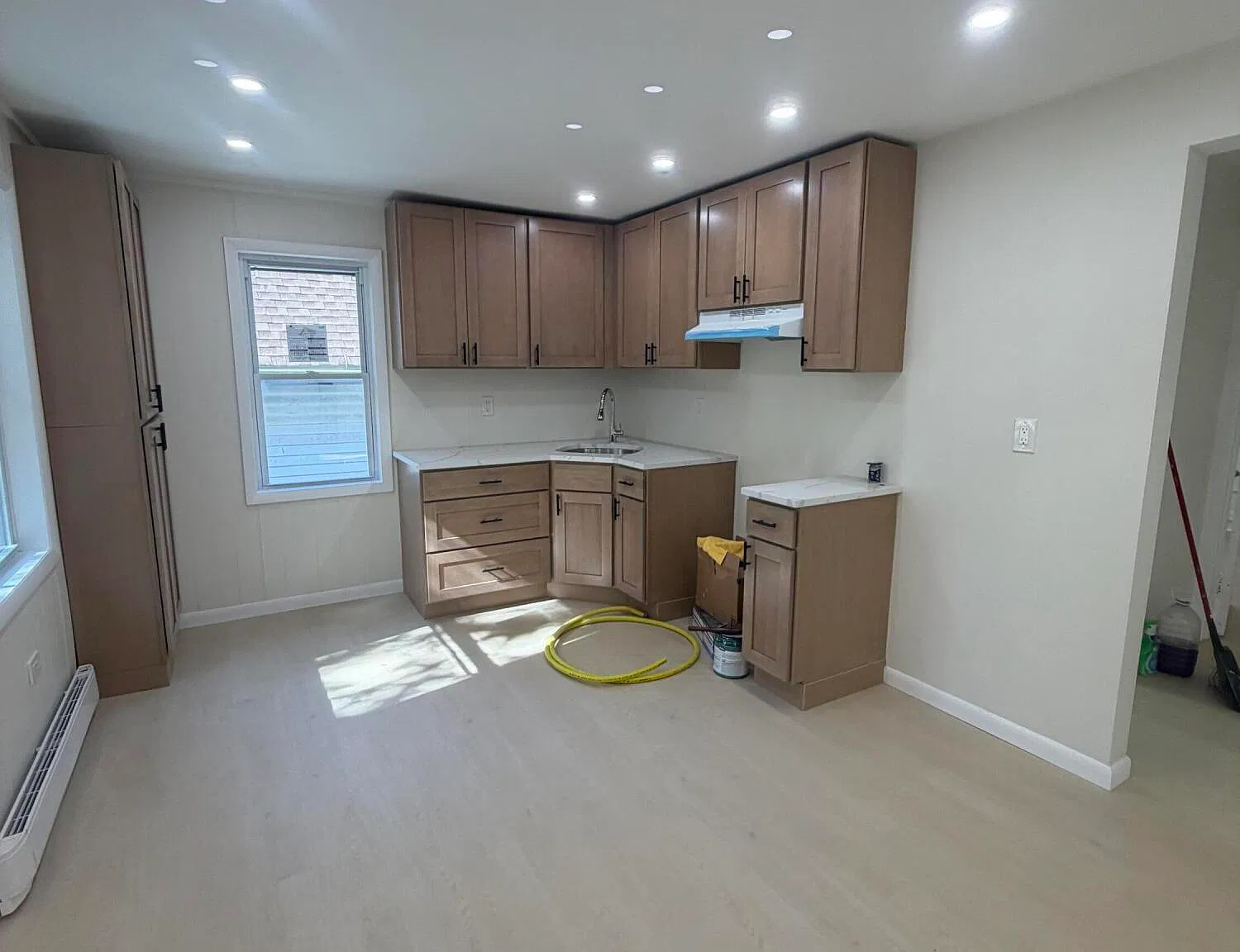 4 bed, 1.0 bath, 1002 sqft, $1,400 — Photo 4