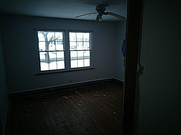 3rd image of 1534 Conkling Ave