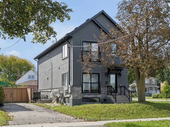 15 Burrard Rd, Toronto, ON M9W 3T1
