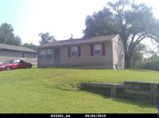 1836 SE Adams St, Topeka, KS 66607