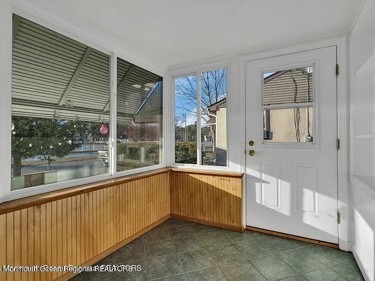 1708 Lake Dr — Photo 53