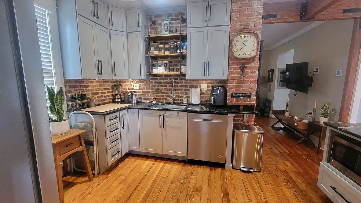 3 bed, 1.5 bath, 1362 sqft, $2,200 — Photo 4