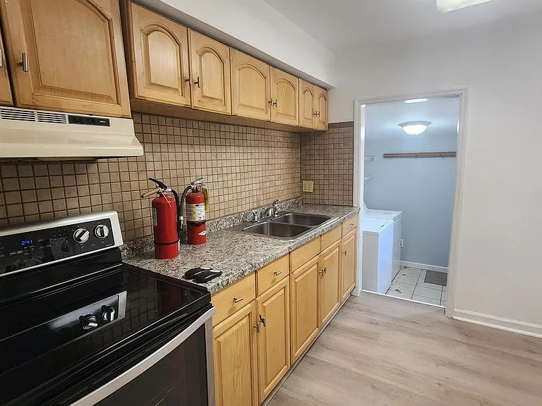 108 E Pacific Ave #1 — Photo 7