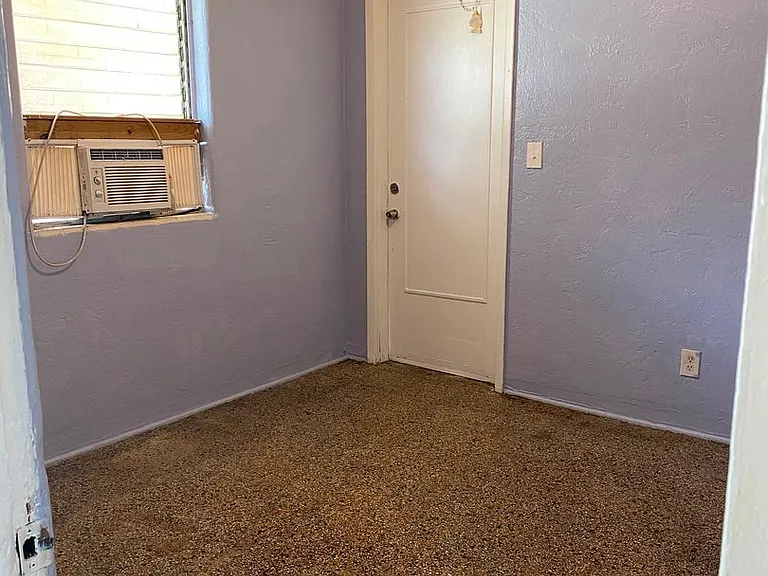 545 N Ridgewood Ave — Photo 3