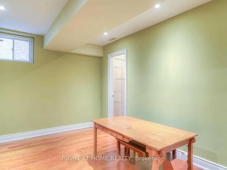 142 Ner Israel Dr #LOWER — Photo 12