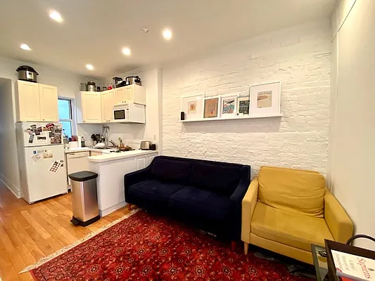 Rented by REAL New York | media 21