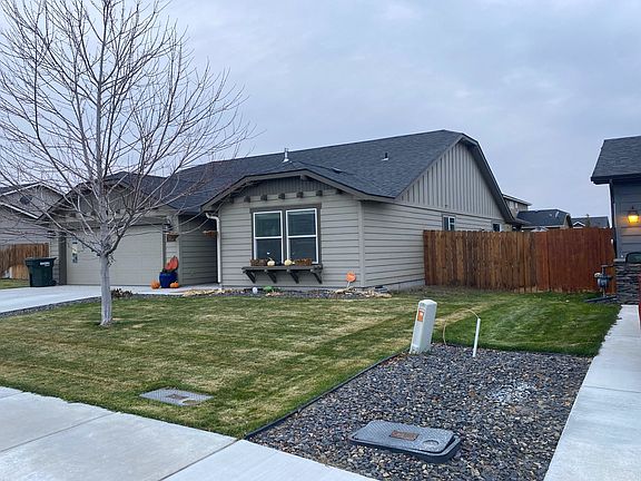 2nd image of 5814 Wallowa Ln