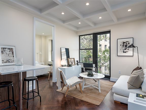 2nd image of 921 Washington Ave #625