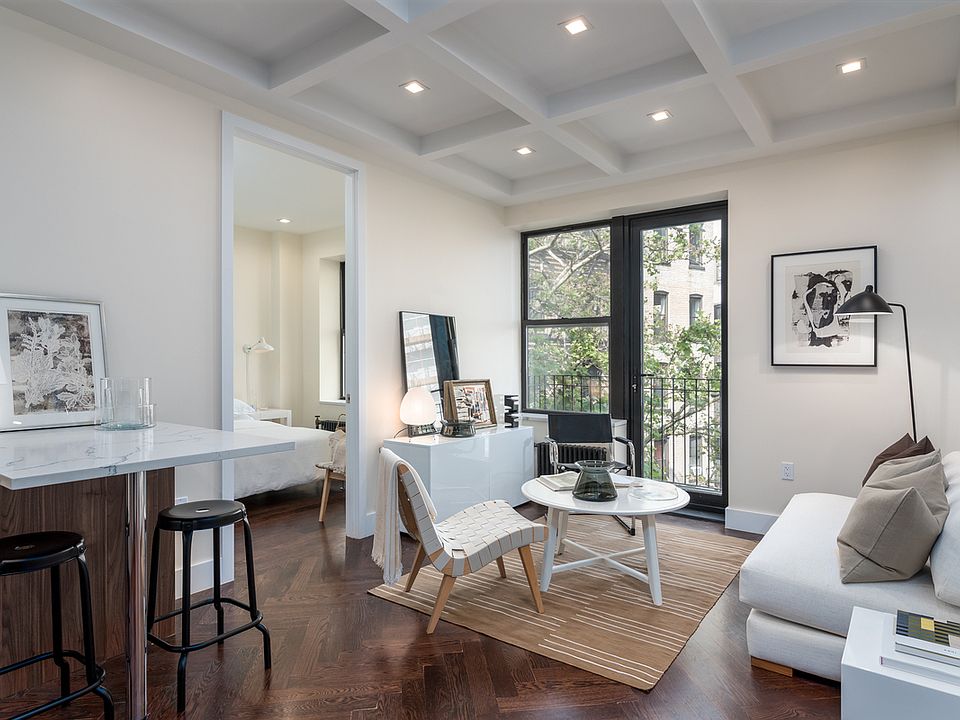 1st image of 921 Washington Ave #604