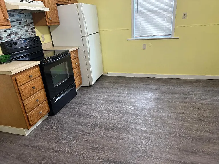721 N Sumner Ave — Photo 2