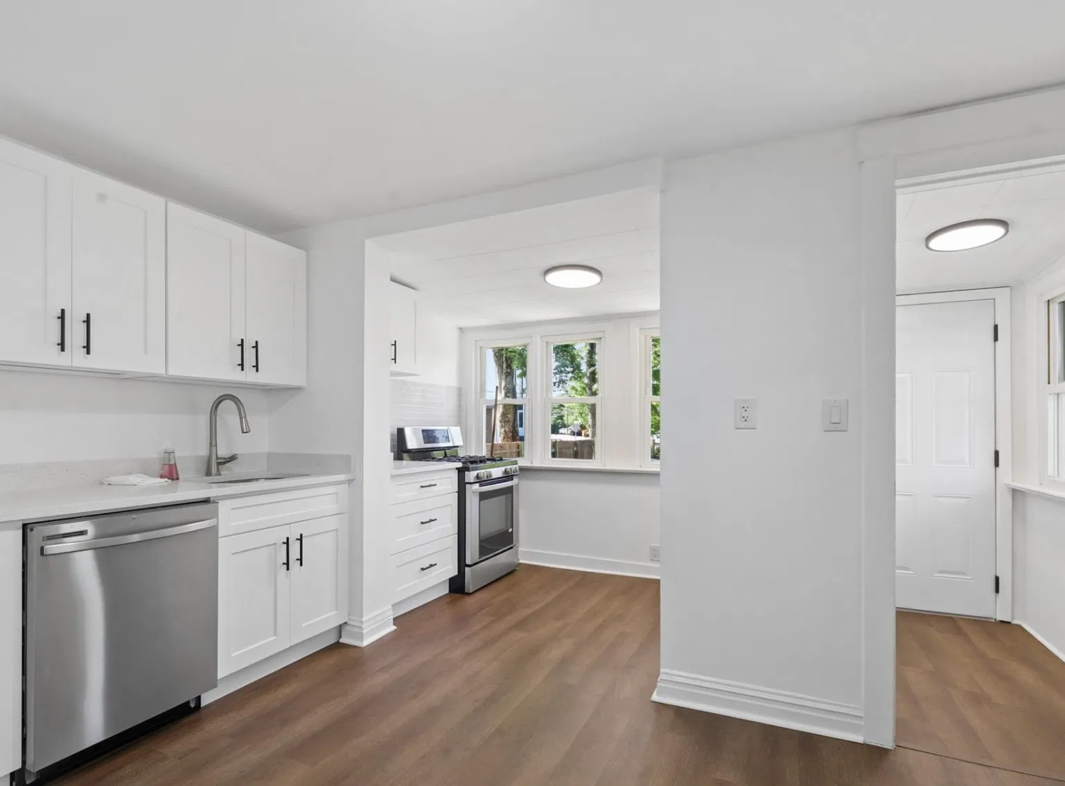 2 bed, $3,400 — Photo 4
