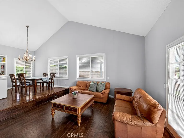 2540 Royale Pl — Photo 2