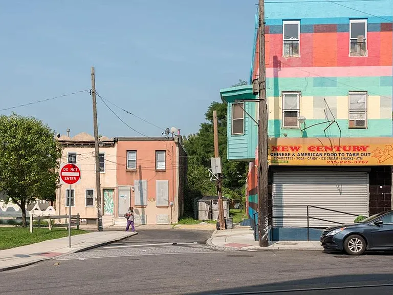 2057 N Franklin St — Photo 40