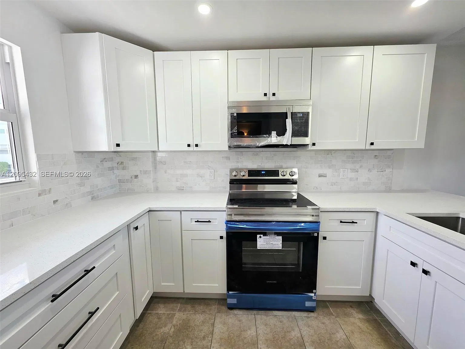 Royal Park Condo — Photo 4