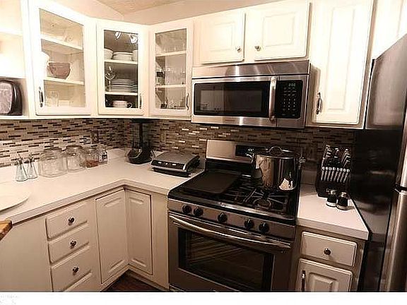 5th image of 4333 Orchard Park Ct