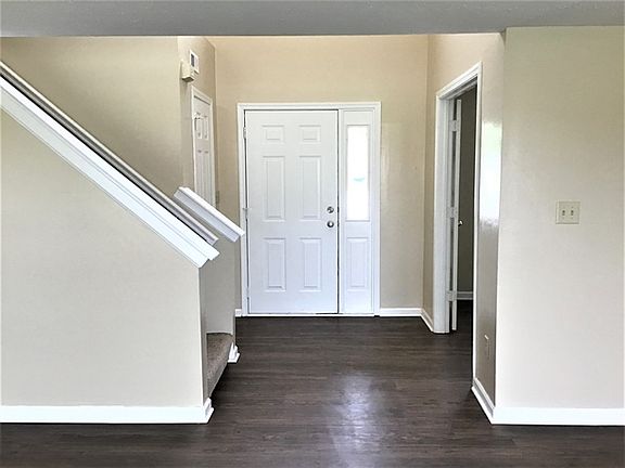 2nd image of 5803 Prairie Creek Dr